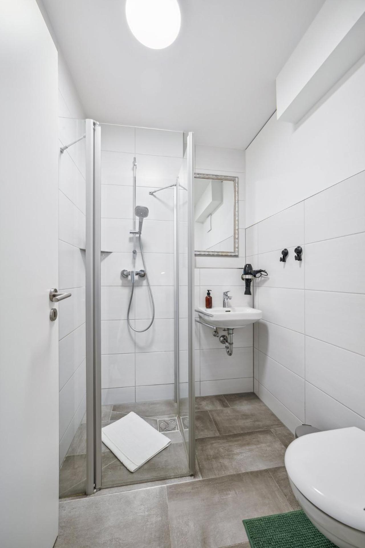 Sali Homes Elegant And Stylish Retreat In Heart Of Bayreuth, Close To River Eksteriør billede